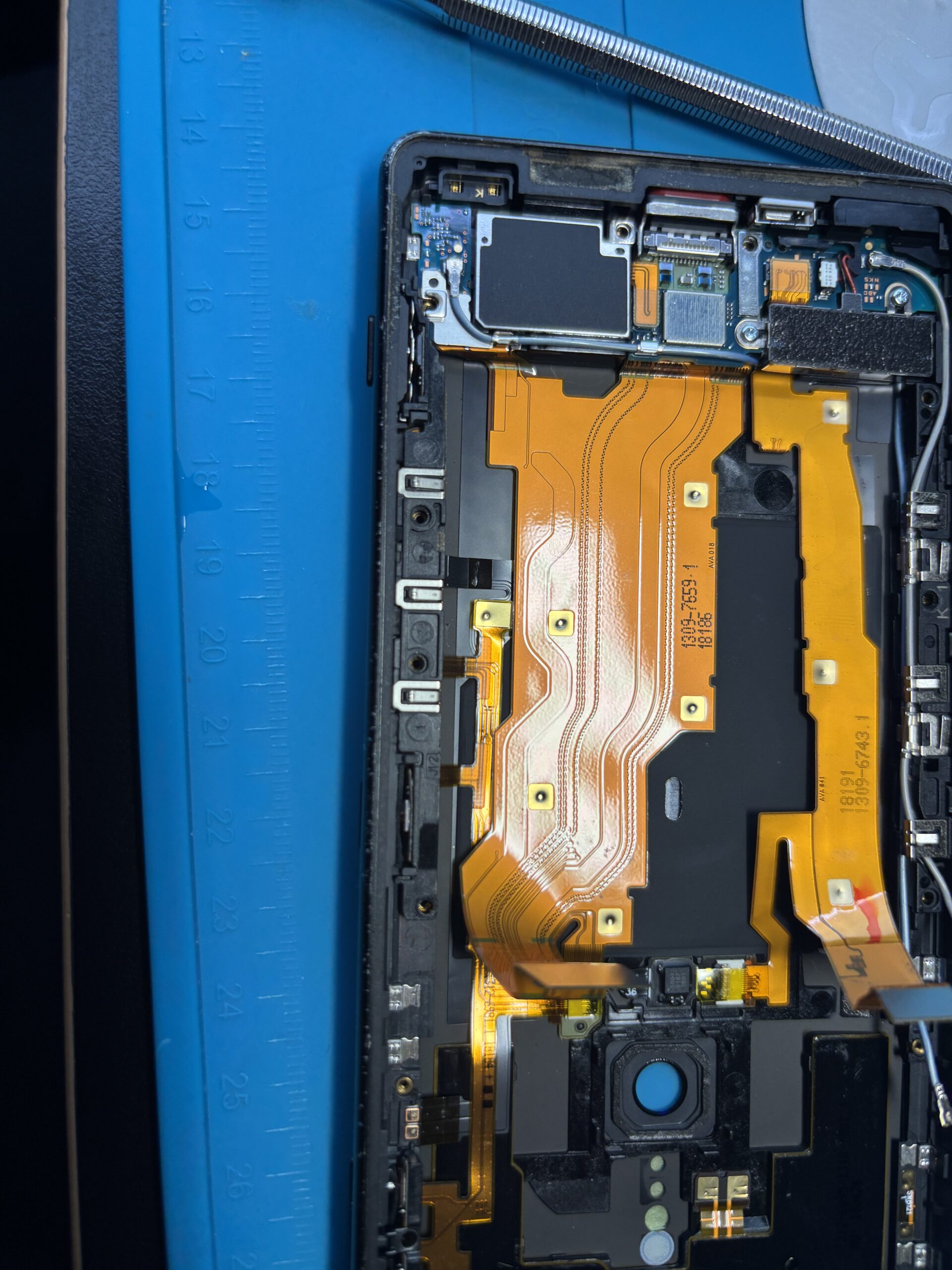 Xperia XZ2 電源ボタン交換