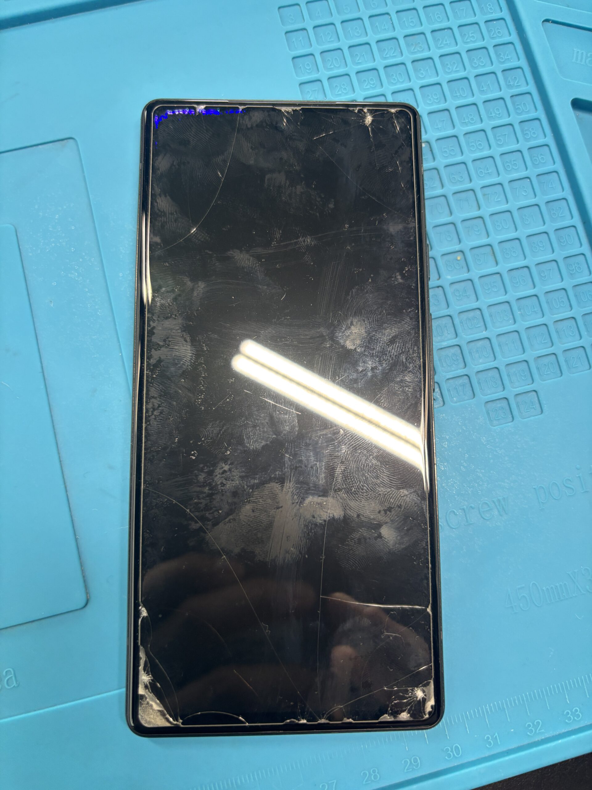 Pixel 6a 画面割れ