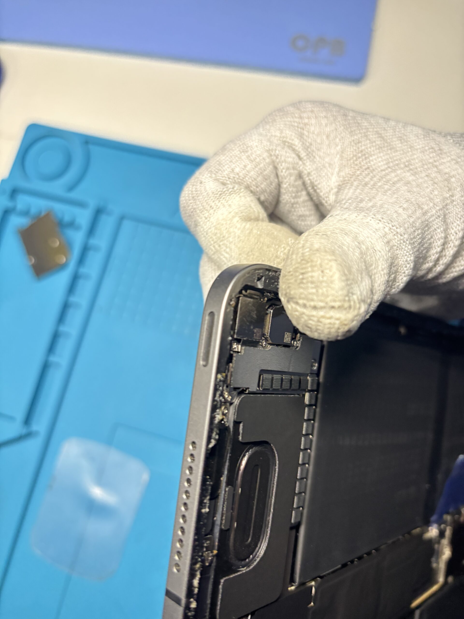 iPad Pro 12.9 第5世代　ボタン陥没修理