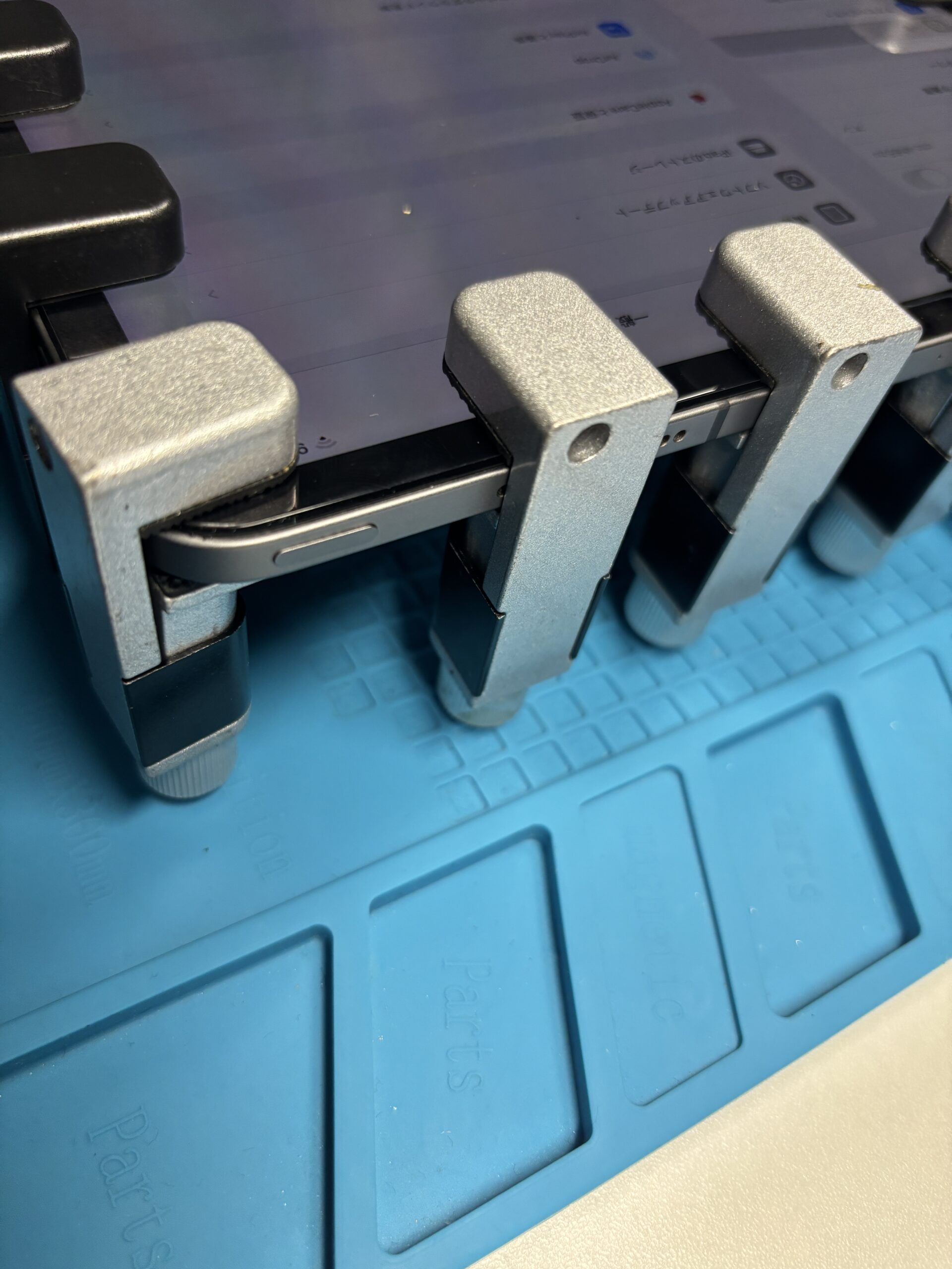 iPad Pro 12.9 第5世代　ボタン陥没修理後