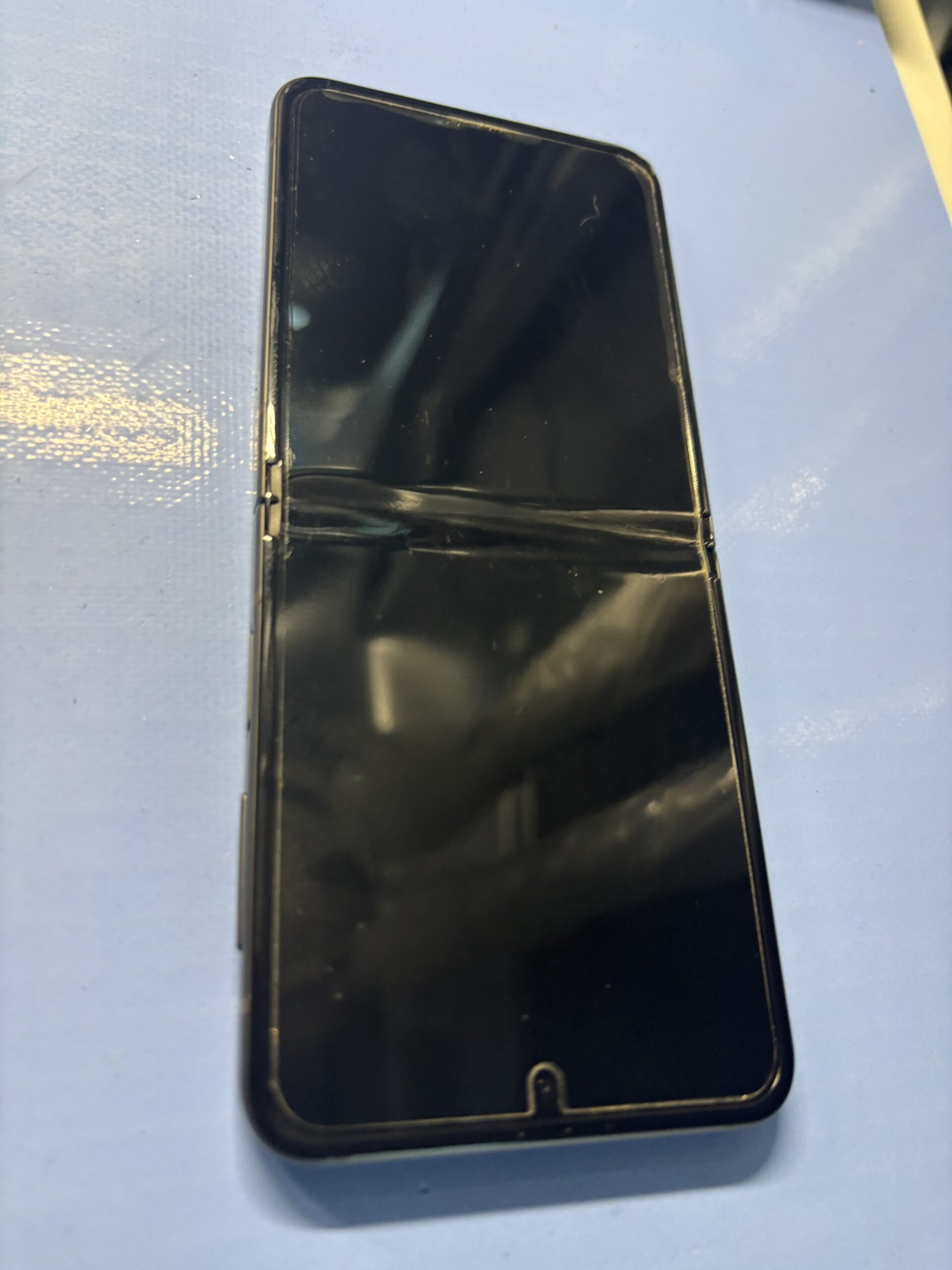 GALAXY Z FLIP 5画面修理前