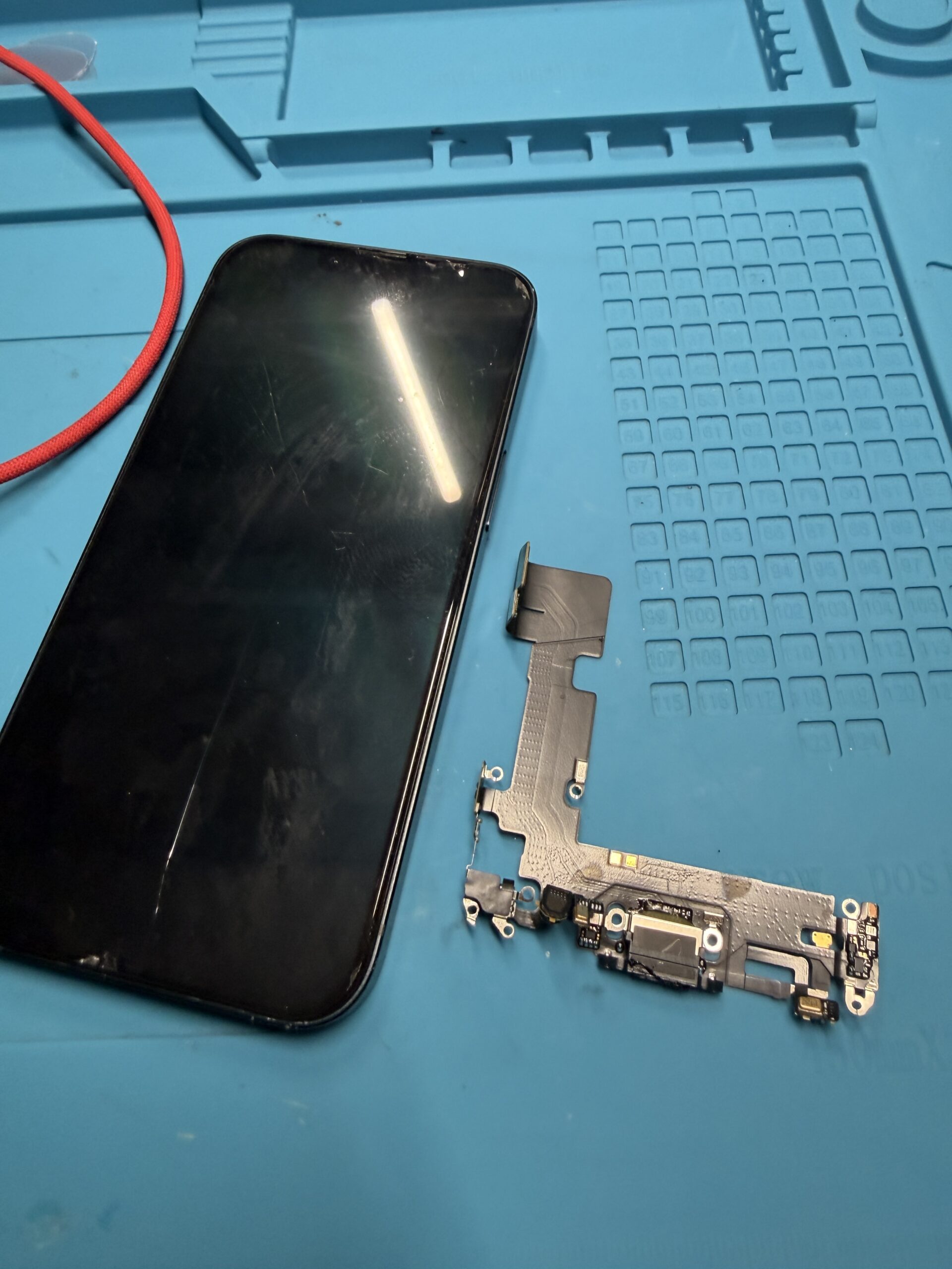 岡崎市】iPhone 13 充電不良のためドックコネクター交換 | スマホ修理