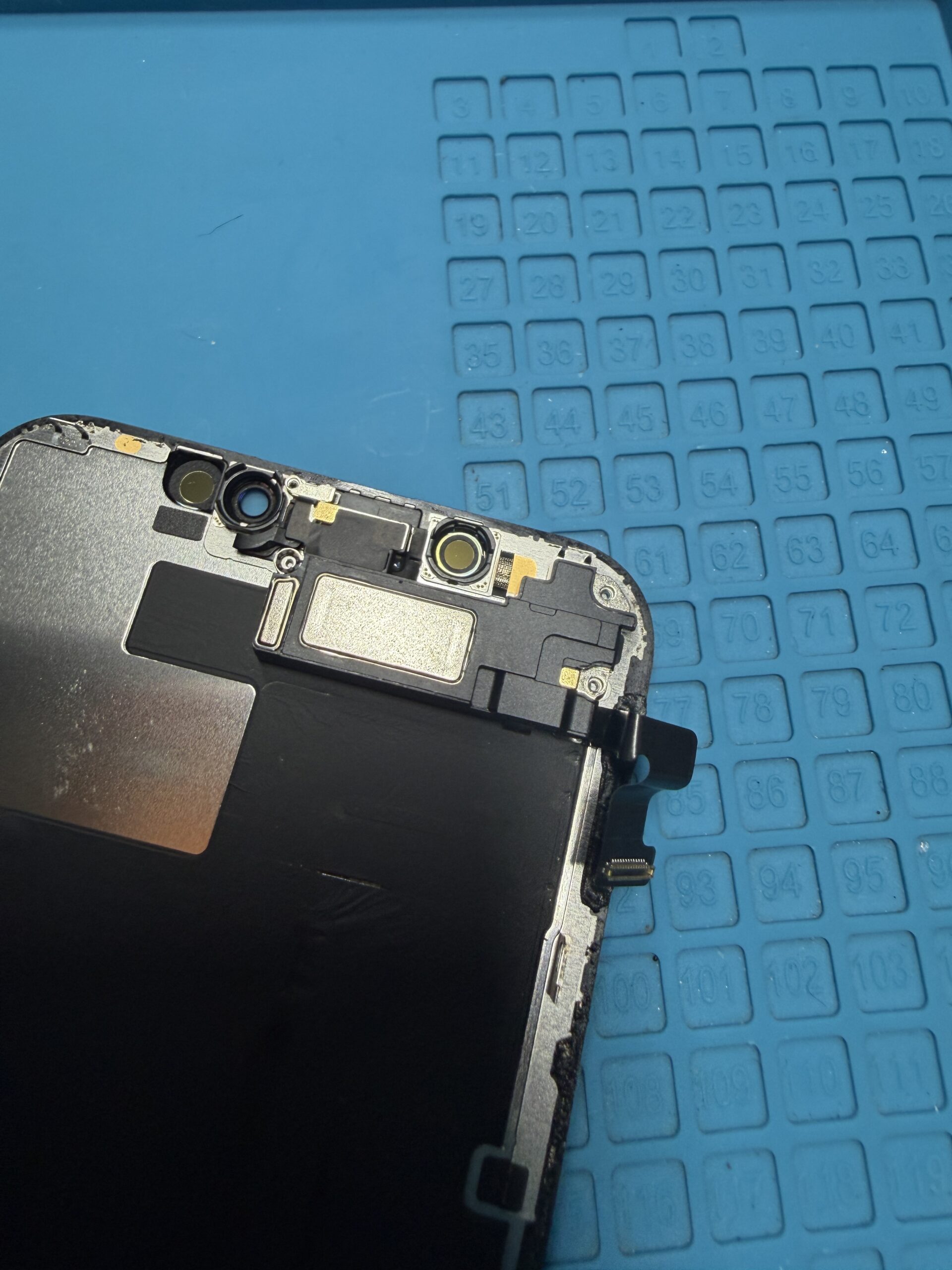 西尾市】iPhone12のイヤースピーカー交換修理｜通話音が聞こえにくい症状